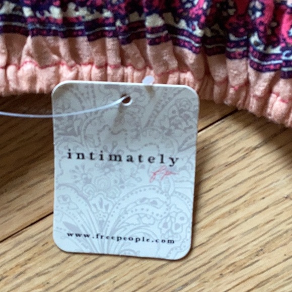 Free People NWT beautiful strawberry combo boho print tunic or dress size small - Picture 14 of 16